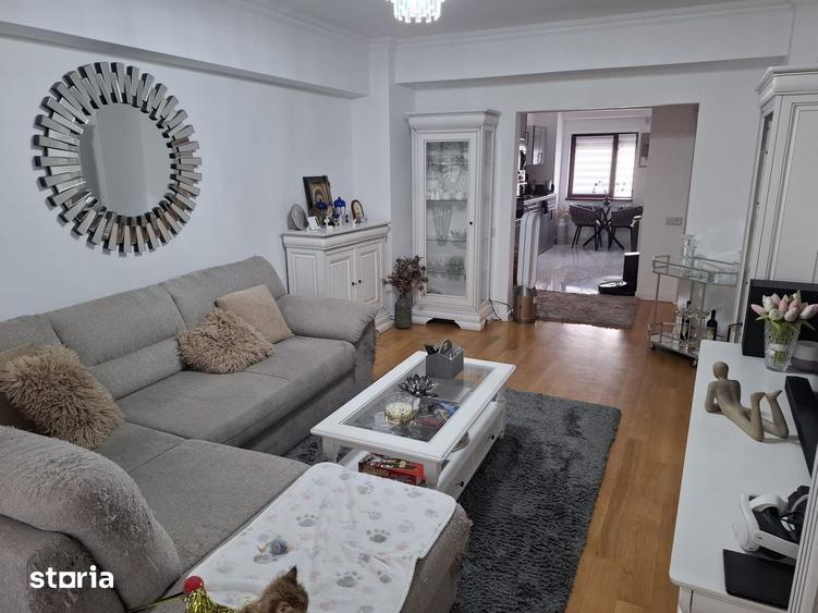 Apartament cu 4 camere în Ultracentral