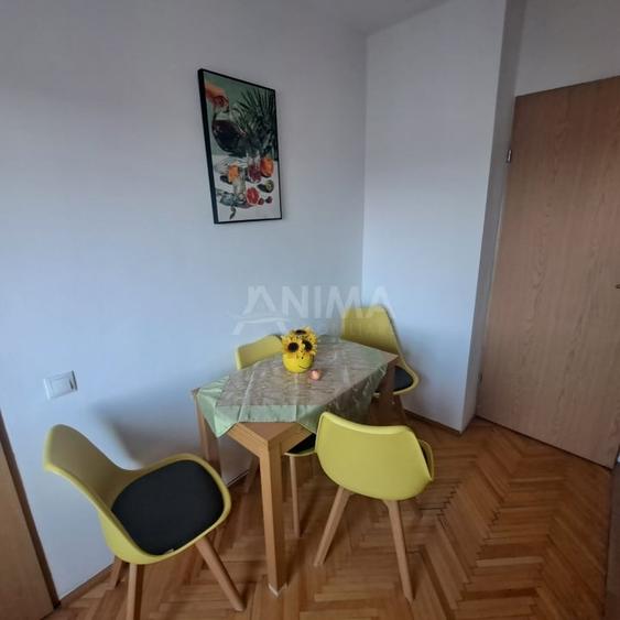 Apartament cu 3 camere decomandat, mobilat în Central