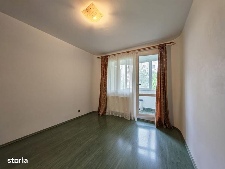 Apartament cu 3 camere semidecomandat în Drumul Taberei