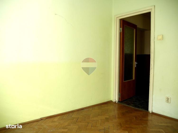 Apartament cu 4 camere în Cetate