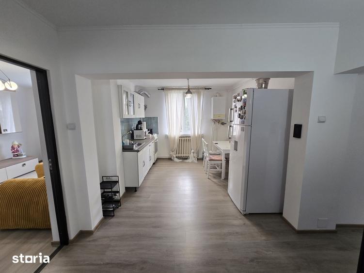 Apartament cu 4 camere în Mărăței