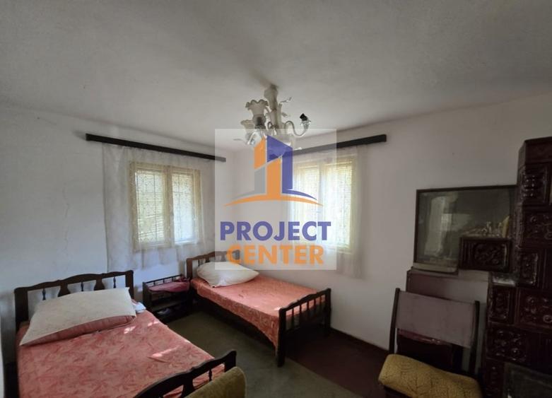 Casă individuală cu 7 camere cu Teren 2211 Mp în Curtea de Argeș