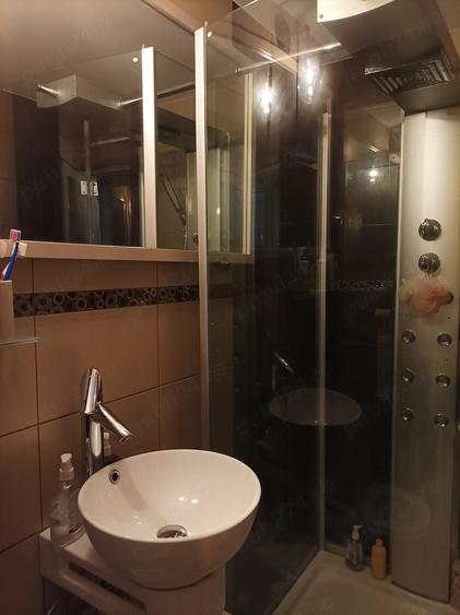 Apartament cu 3 camere nedecomandat în Central