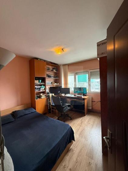 Apartament cu 3 camere decomandat, mobilat în Titulescu
