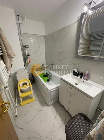 Apartament cu 3 camere, mobilat în Central
