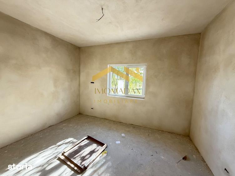 Casă cu 3 camere cu Teren 250 Mp în Sânmihaiu Român