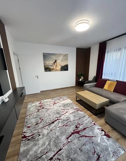 Apartament cu 2 camere decomandat, mobilat în Cristian