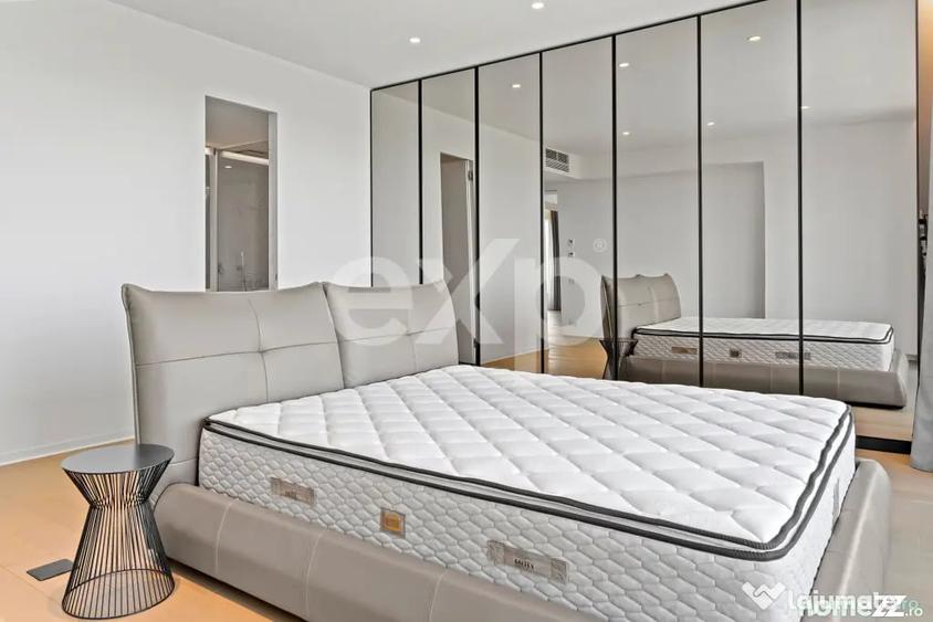 Apartament cu 4 camere semidecomandat în Central
