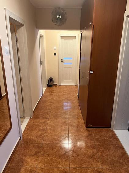 Apartament cu 3 camere decomandat, mobilat în Unirii — fotografia 3
