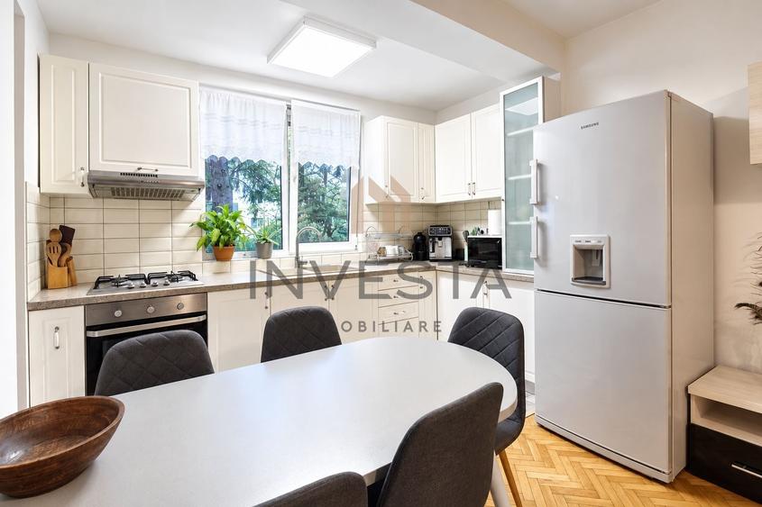 Apartament cu 3 camere semidecomandat, mobilat în Plopilor