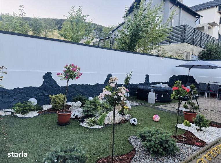 Casă cu 5 camere cu Teren 300 Mp în Codlea