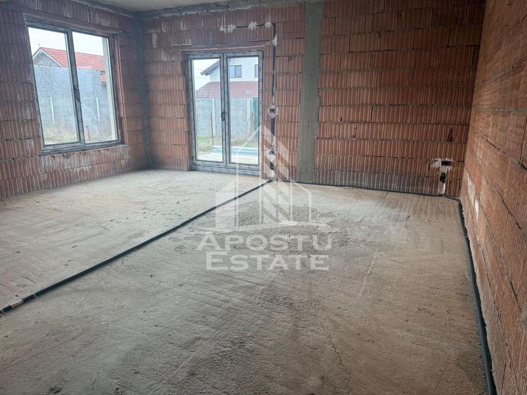 Duplex cu 4 camere cu Canalizare în Bazoșu Nou