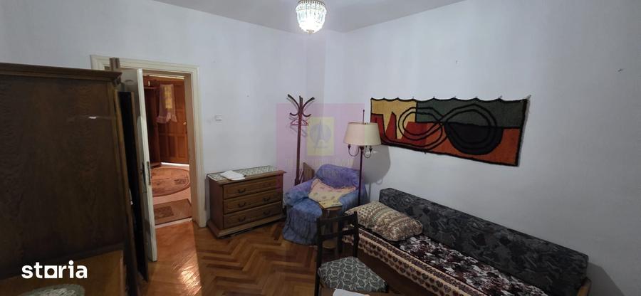 Casă cu 6 camere cu Teren 5116 Mp în Cornu