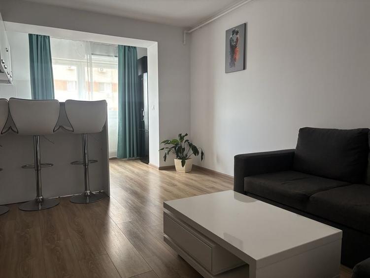 Apartament cu 2 camere decomandat în Theodor Pallady