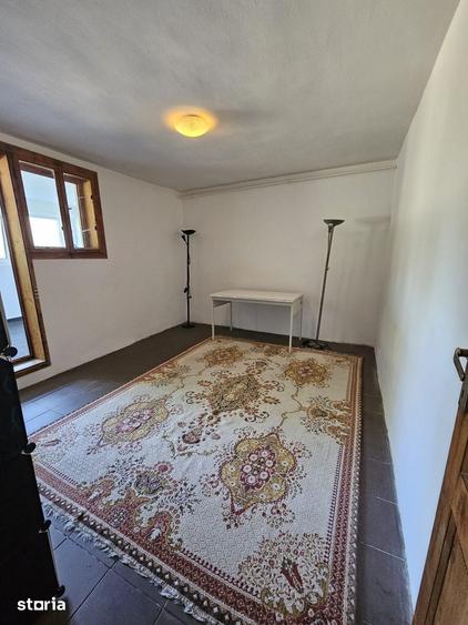 Casă cu 5 camere decomandat cu Teren 800 Mp în Ghiroda