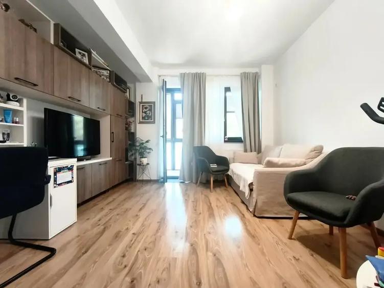Apartament cu 3 camere decomandat, mobilat în Ozana