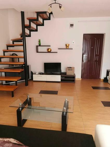 Apartament cu 3 camere decomandat în Florești