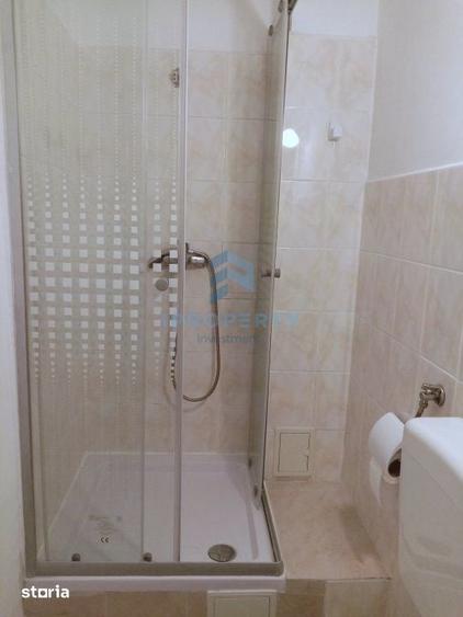 Apartament cu 3 camere decomandat în Romană