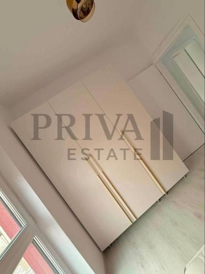 Apartament cu 3 camere semidecomandat în Moșnița Nouă