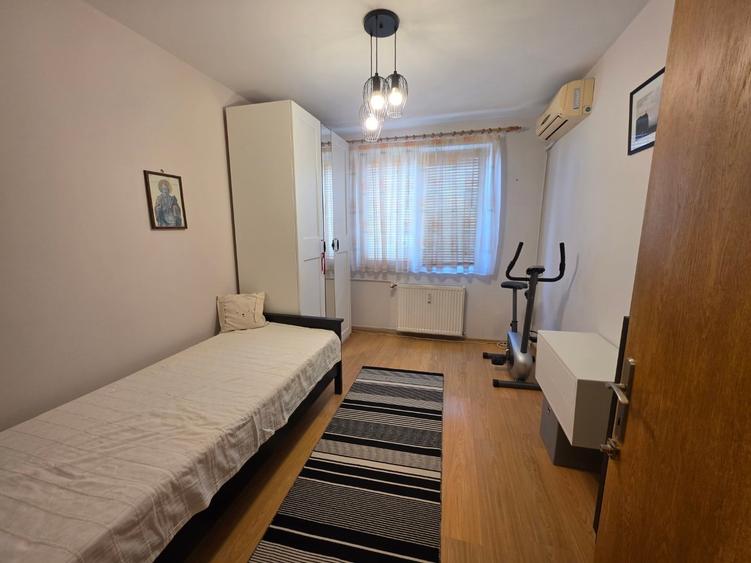 Apartament cu 3 camere decomandat în 1 Decembrie 1918