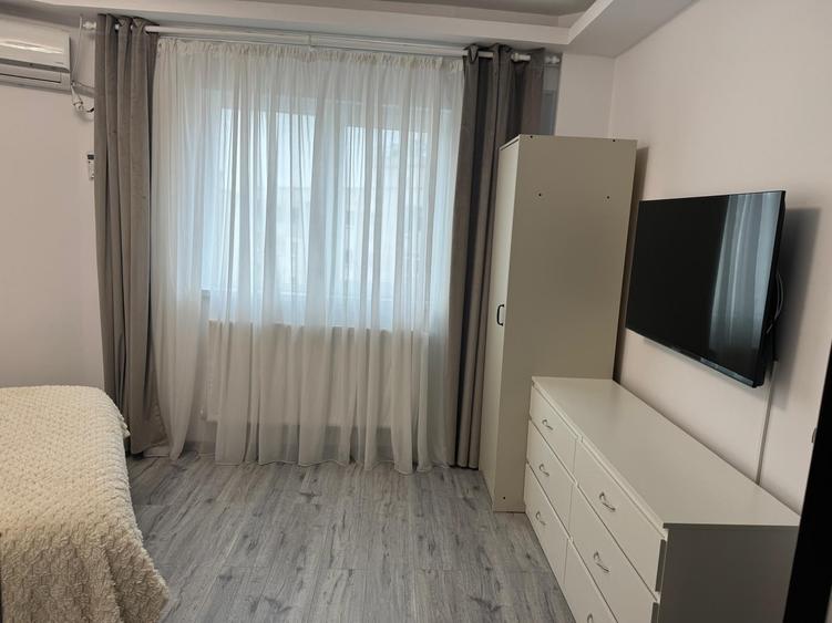 Apartament cu 3 camere decomandat în Tineretului