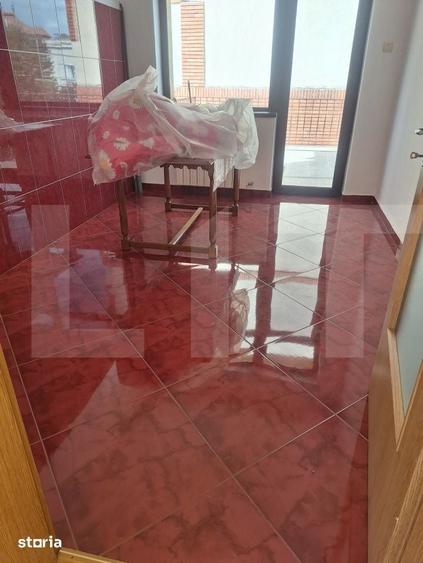 Casă cu 7 camere cu Teren 550 Mp în Central