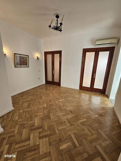 Apartament cu 3 camere semidecomandat în Cotroceni