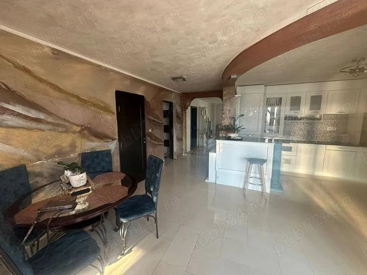 Casă cu 6 camere cu Teren 415 Mp în Central