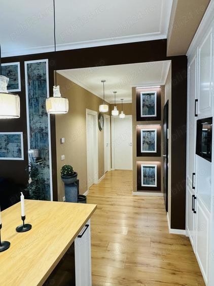 Apartament cu 3 camere semidecomandat în Tunari