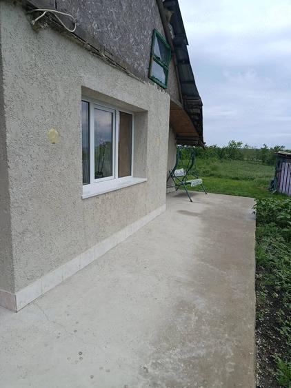 Casă cu 2 camere cu Teren 3868 Mp în Bârsănești