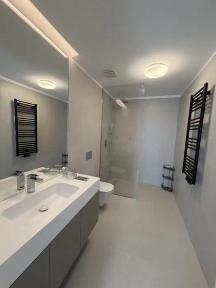 Apartament cu 3 camere decomandat în Barbu Văcărescu