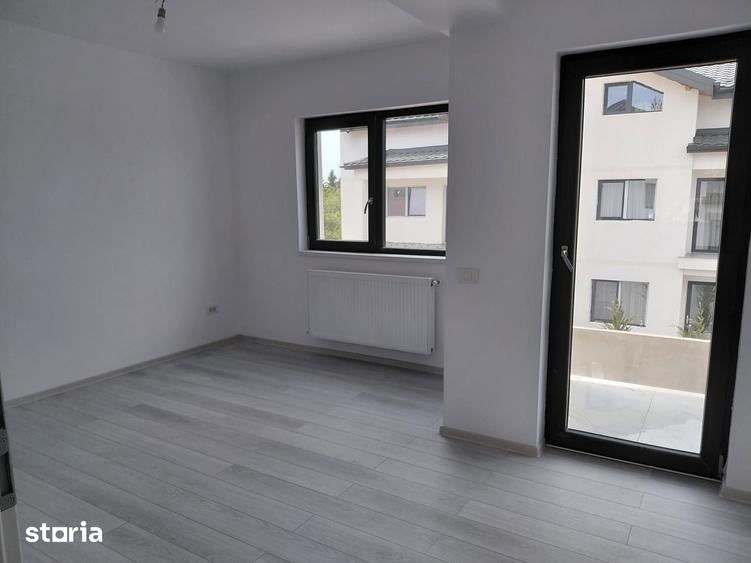 Casă cu 7 camere cu Teren 200 Mp în Central