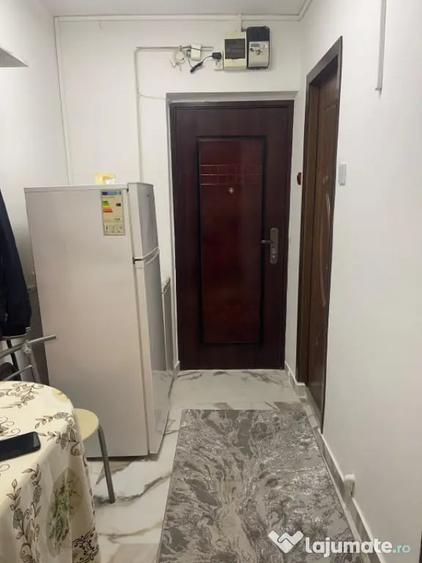 Garsonieră decomandată în Central
