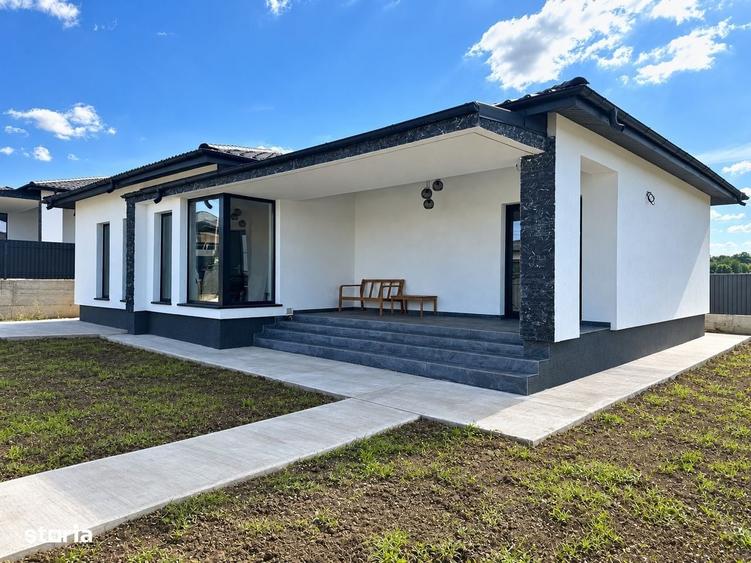 Casă cu 4 camere cu Teren 450 Mp în Bucium