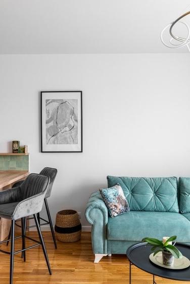 Apartament cu 2 camere semidecomandat, mobilat în 1 Mai