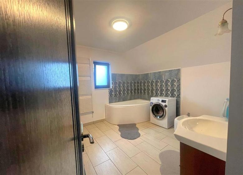 Casă individuală cu 5 camere cu Teren 1000 Mp în Sfântu Ilie