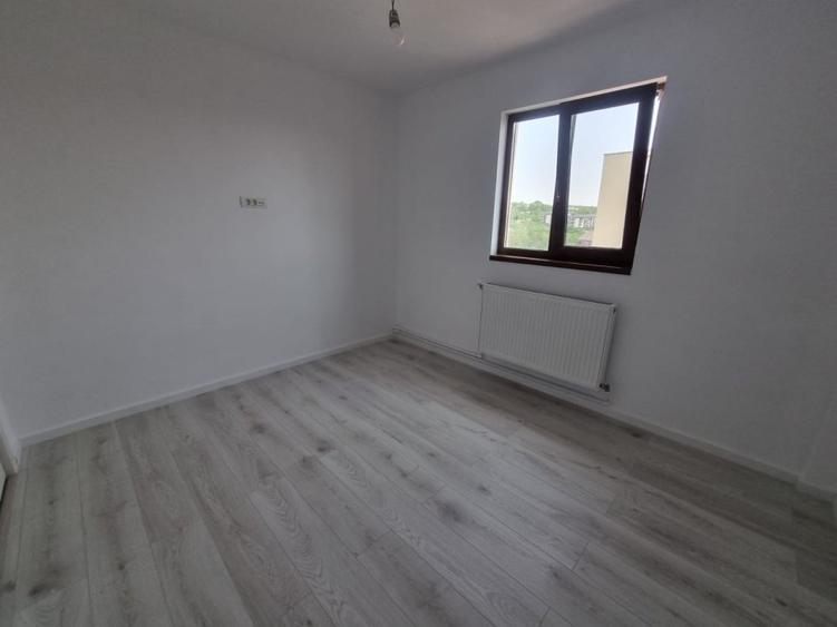 Apartament cu 3 camere decomandat în Păcurari