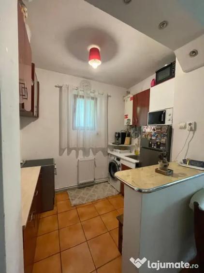 Casă cu 5 camere cu Teren 300 Mp în Central