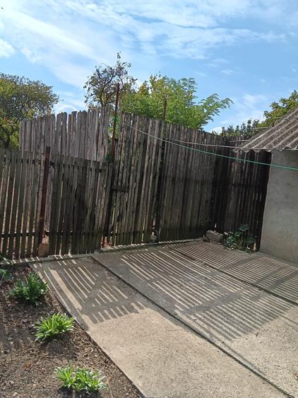 Casă cu 5 camere cu Canalizare în Central
