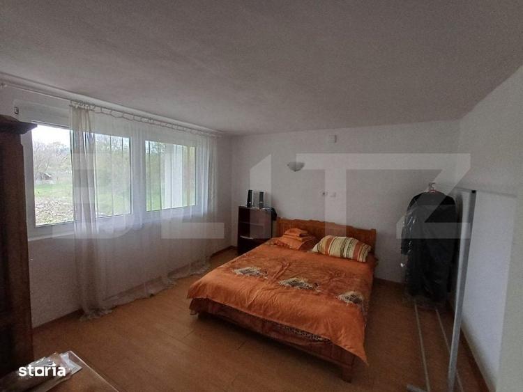 Casă cu 4 camere în Sănătești