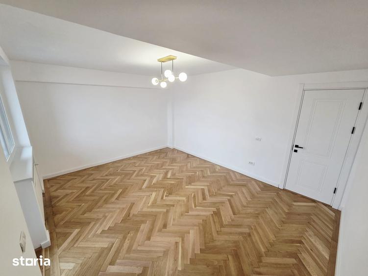 Apartament cu 3 camere decomandat în Centrul Istoric