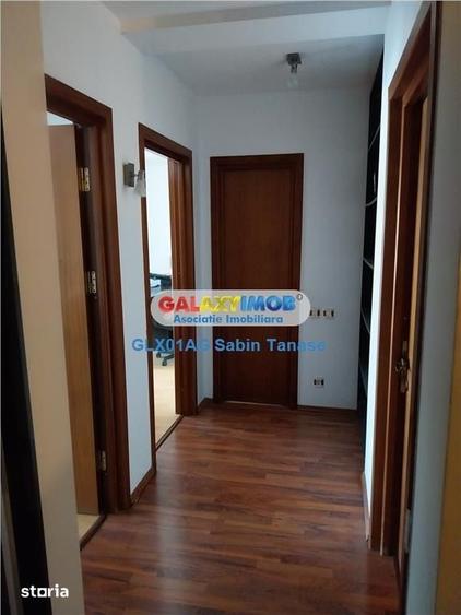 Apartament cu 4 camere decomandat în Central