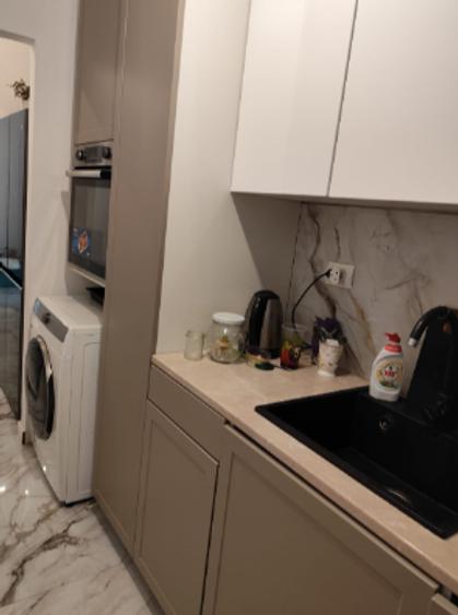 Apartament cu 3 camere semidecomandat în Drumul Taberei