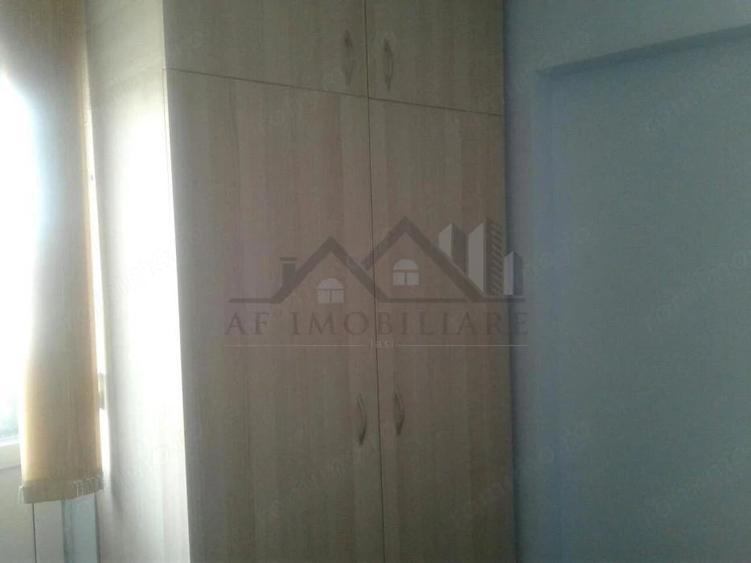 Apartament cu 3 camere decomandat în Filiași
