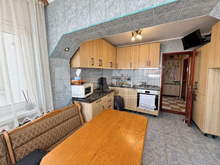 Apartament cu 2 camere decomandat în Central