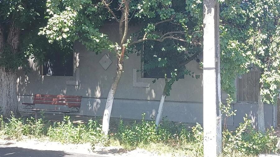 Casă cu 3 camere cu Teren 1576 Mp în Central