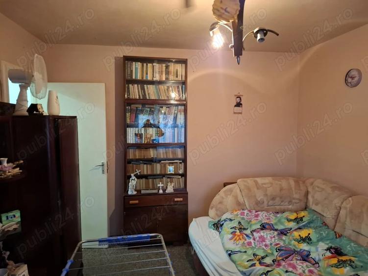 Vand!!! Ap 1 cam zona Garii - 8