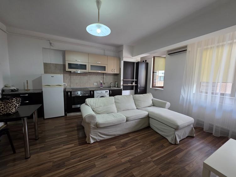Apartament cu 3 camere decomandat în Tătărași