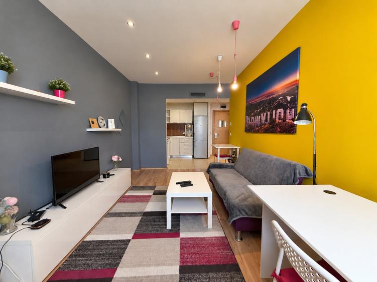 Apartament cu 2 camere semidecomandat, mobilat în Vitan