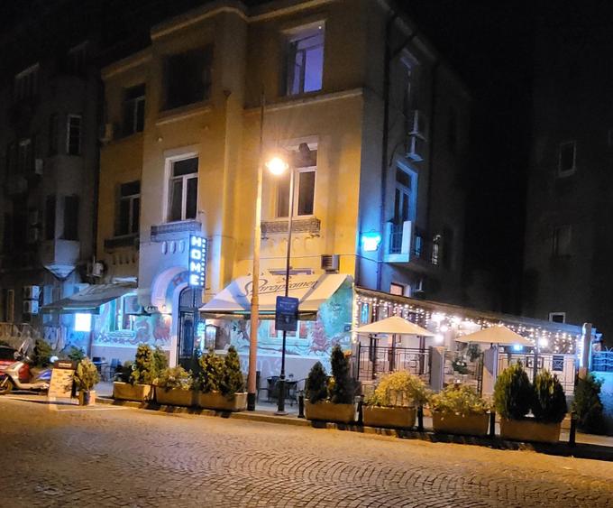 Casă individuală cu 8 camere cu Canalizare în Grădina Icoanei